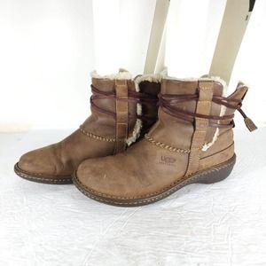UGG Women's Cove US 9 Brown Leather Shearling Lined Ankle Winter Boots